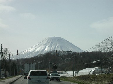 残雪の羊蹄山